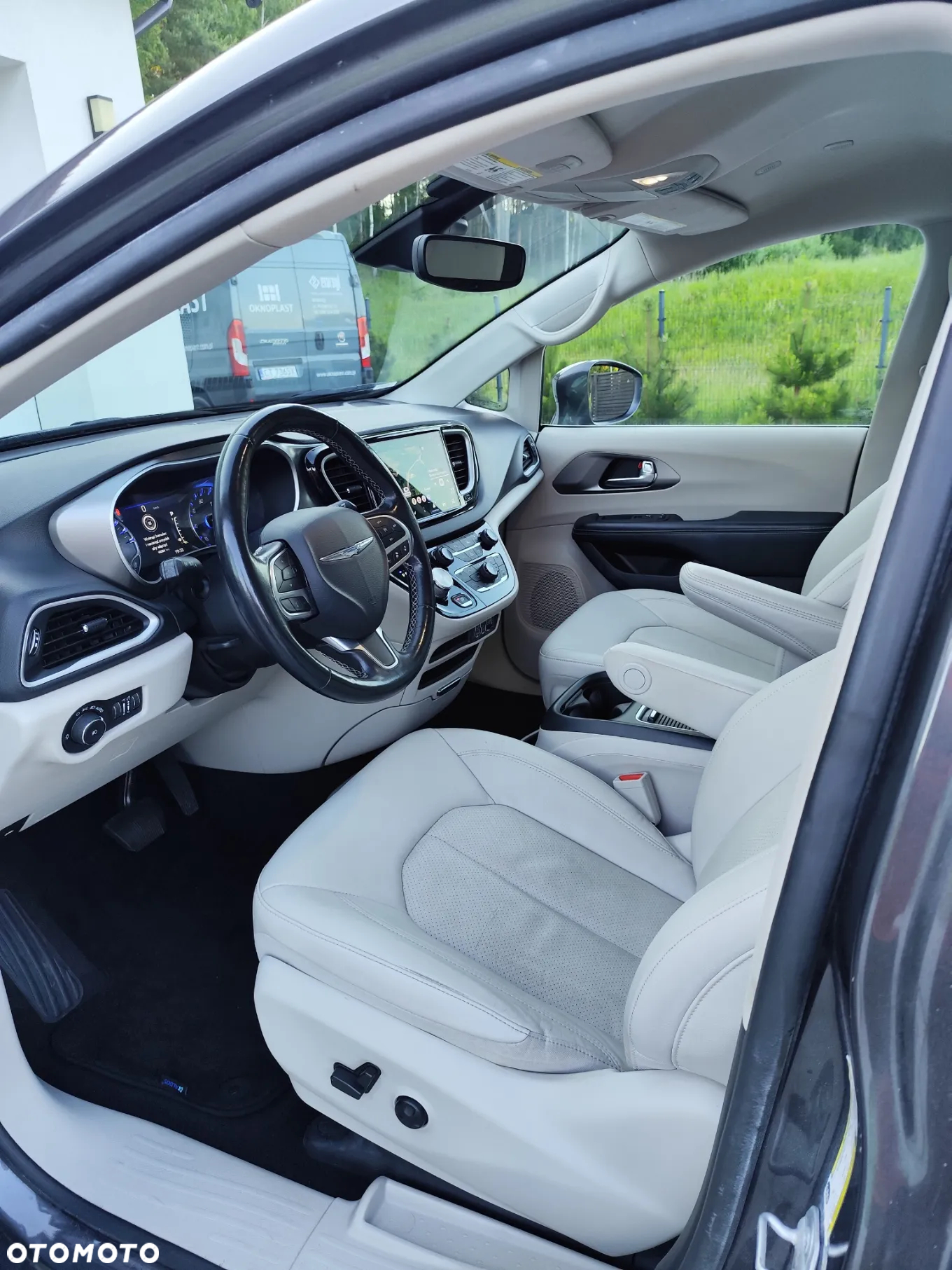 Chrysler Pacifica - 6