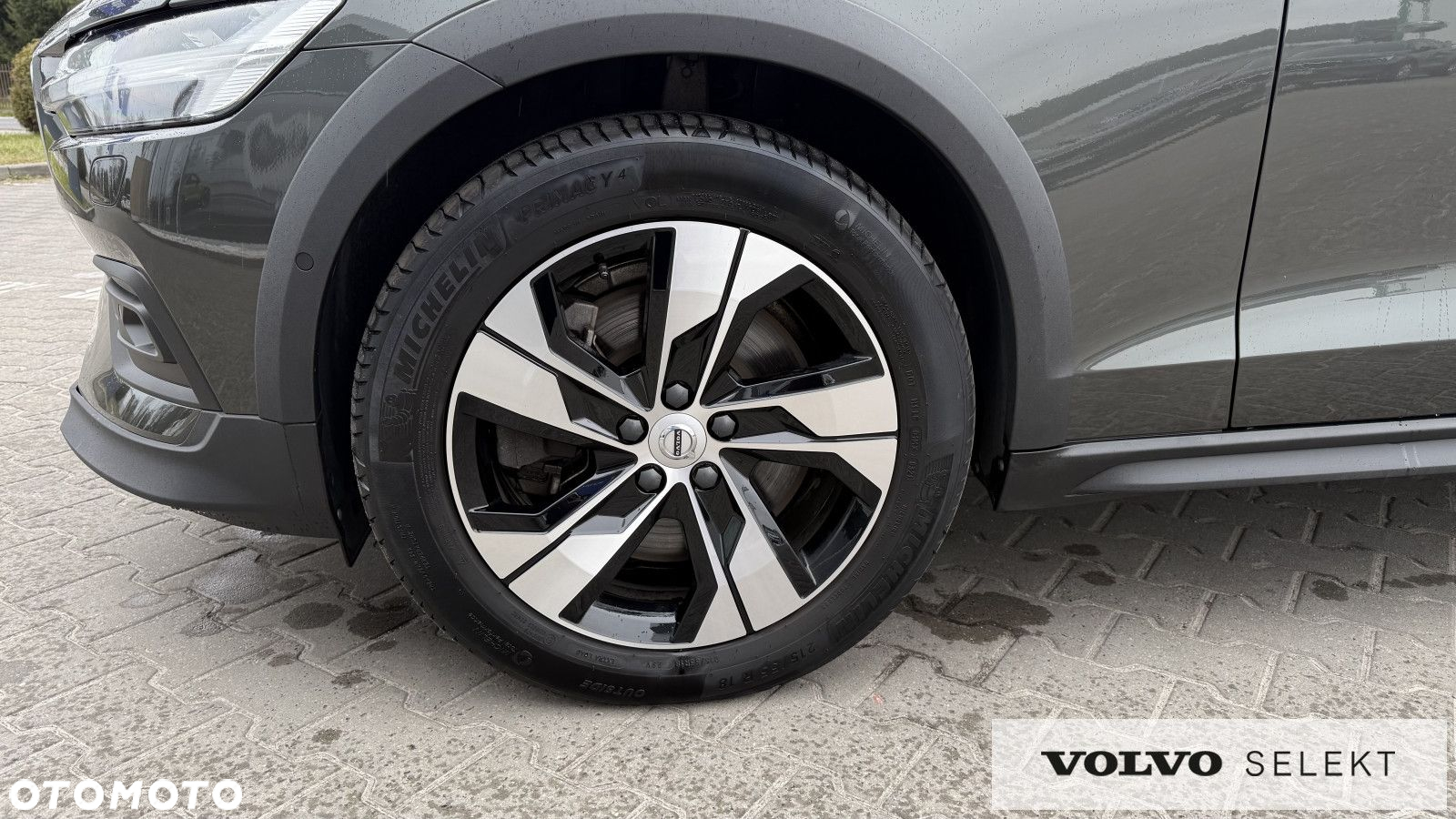Volvo V60 Cross Country - 12