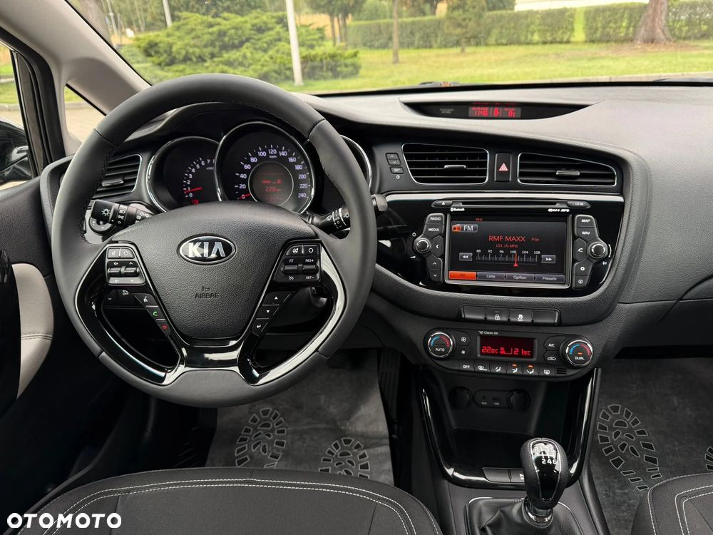 Kia Ceed 1.6 GDI SW Vision - 26