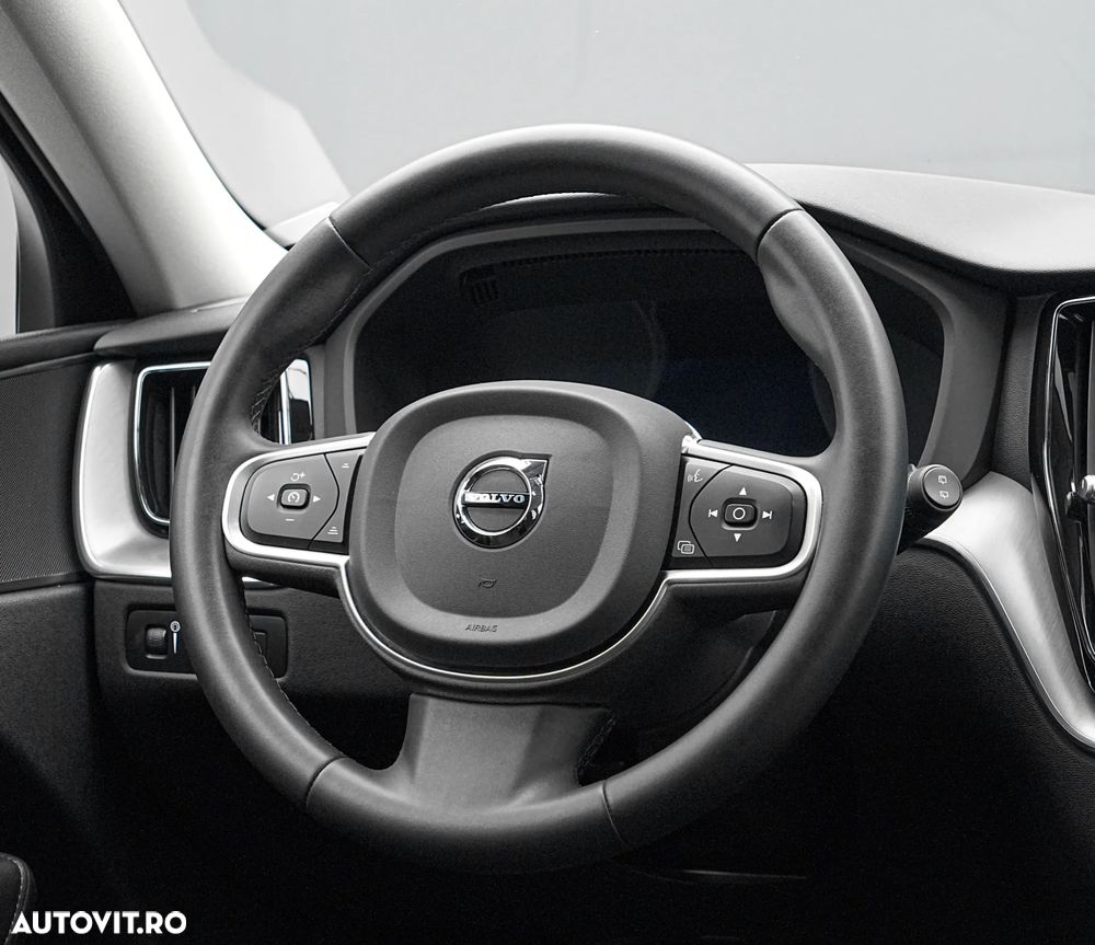 Volvo XC 60 B4 MHEV Momentum Pro - 18
