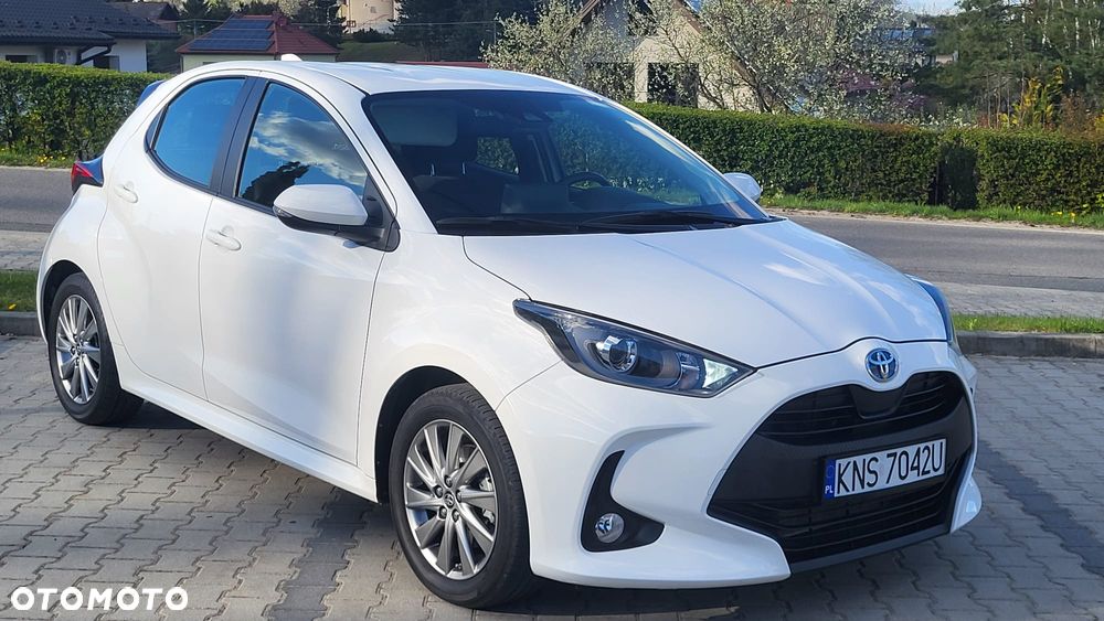 Toyota Yaris Hybrid 100 Dynamic - 9