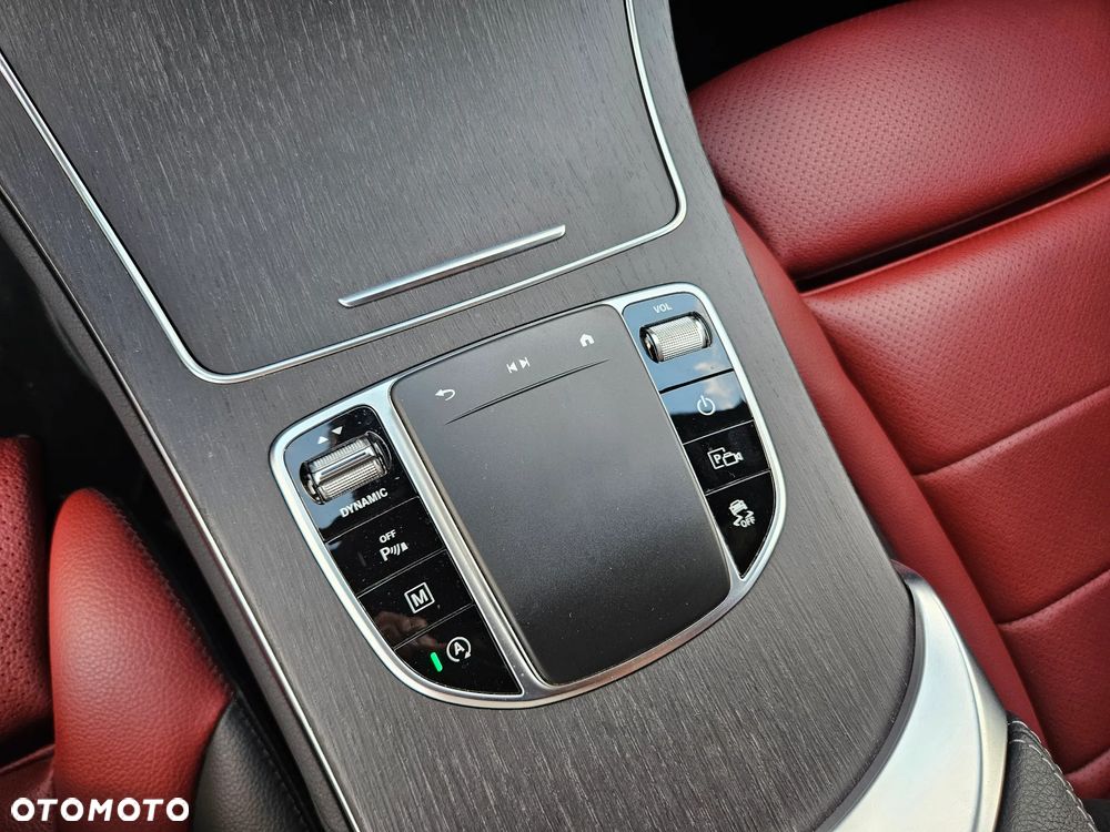 Mercedes-Benz GLC 220 d 4Matic 9G-TRONIC AMG Line Plus - 25