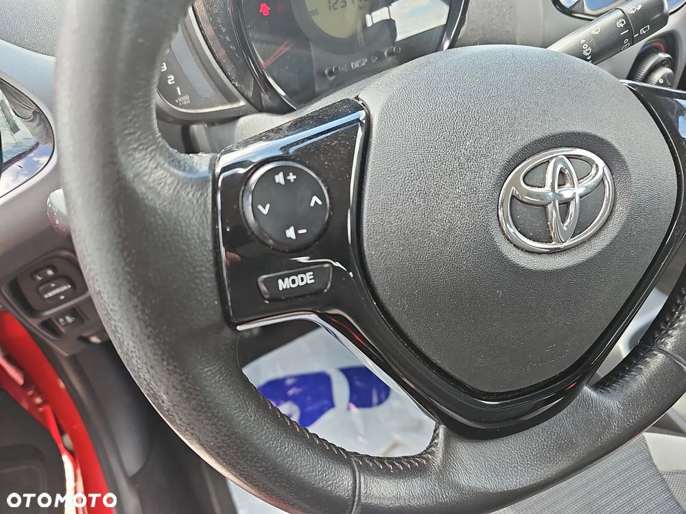 Toyota Aygo x-play - 17