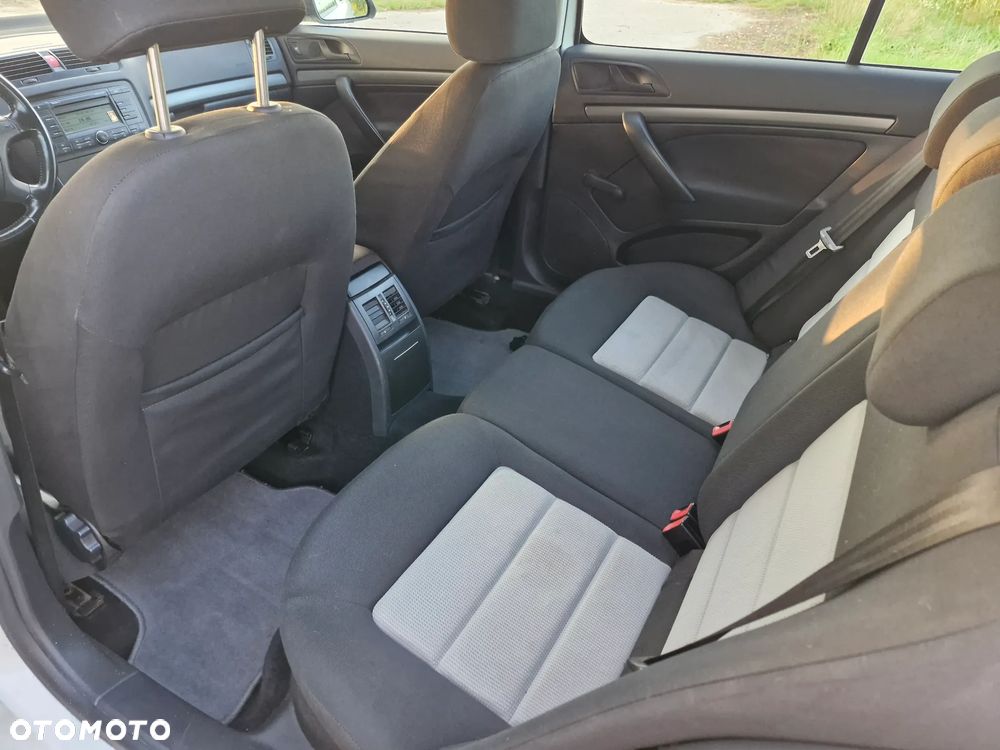 Skoda Octavia 1.6 Mint - 6