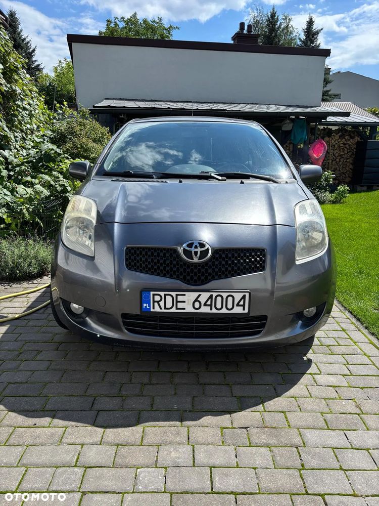 Toyota Yaris 1.4 D-4D Sol - 1