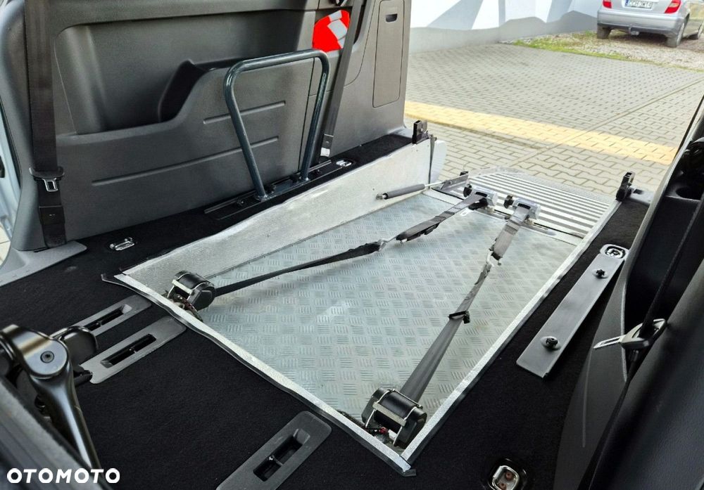 Volkswagen Caddy 2011