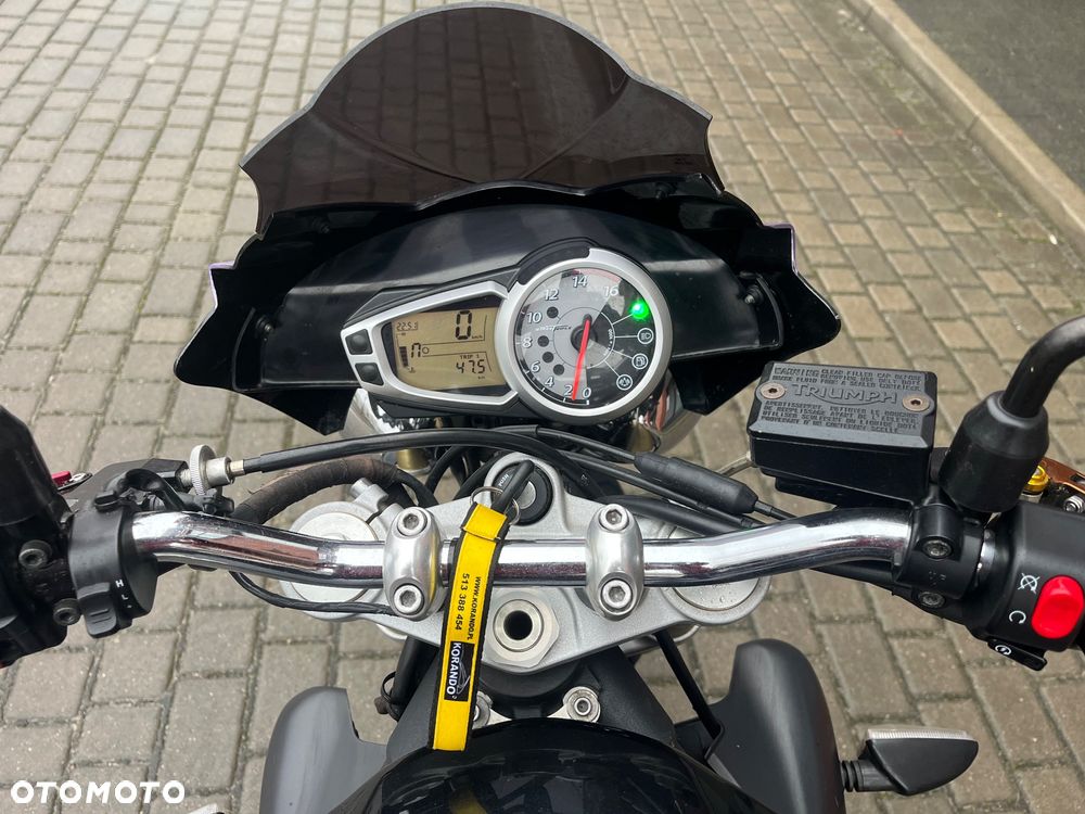 Triumph Street Triple - 10