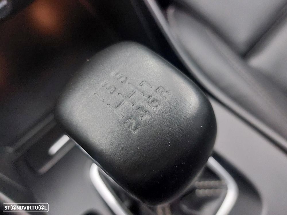 Volvo XC 40 1.5 T2 Momentum Plus - 40