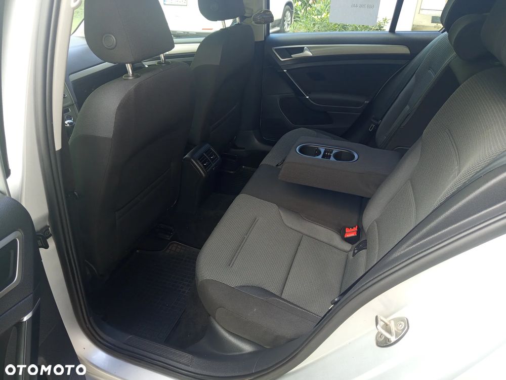 Volkswagen Golf - 16