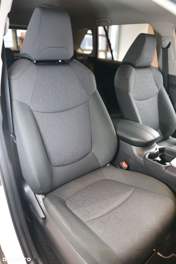 Toyota RAV4 - 22