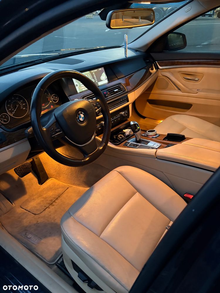 BMW Seria 5 535i Luxury Line - 8