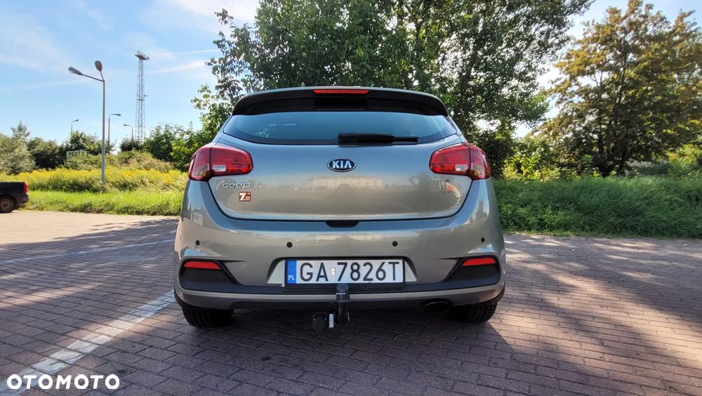 Kia Ceed - 4