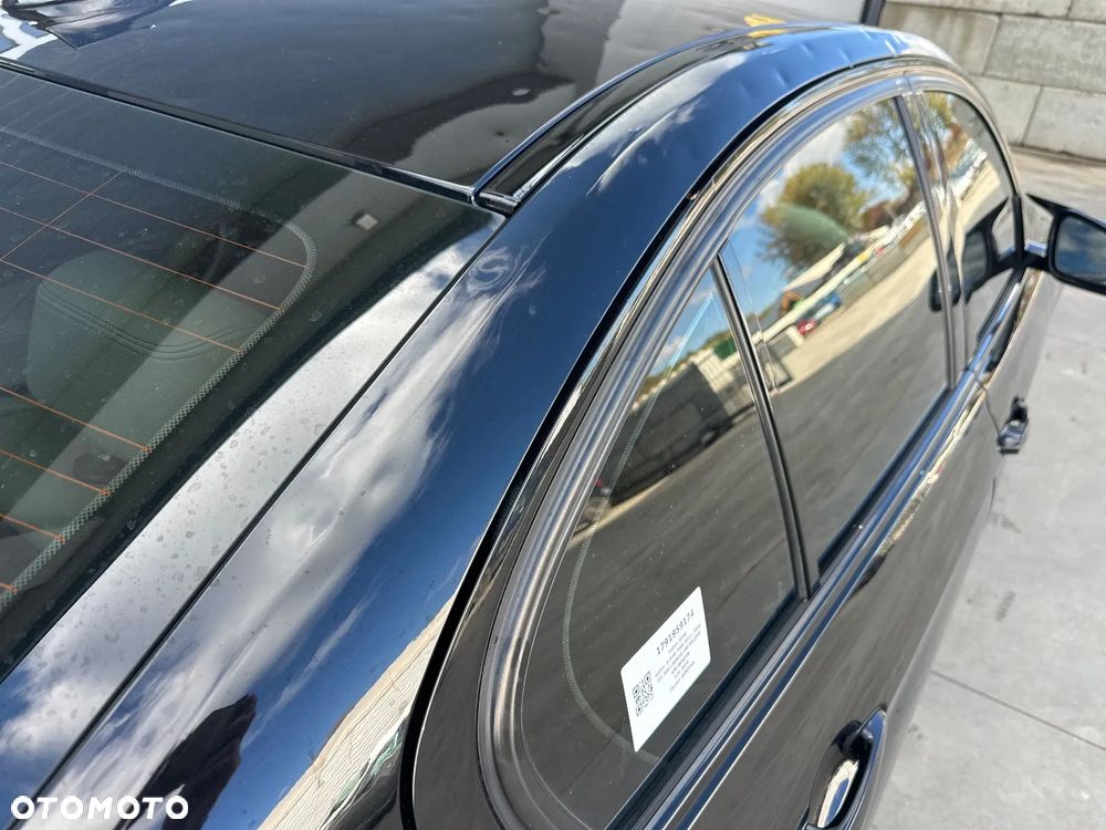 BMW Seria 3 328i xDrive Sport Line - 24