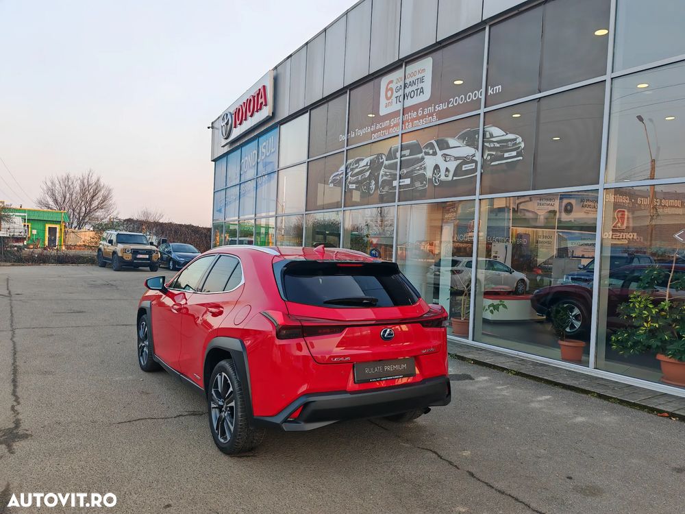 Lexus UX 250h FWD Executive - 3