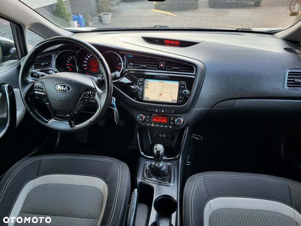 Kia Ceed - 12