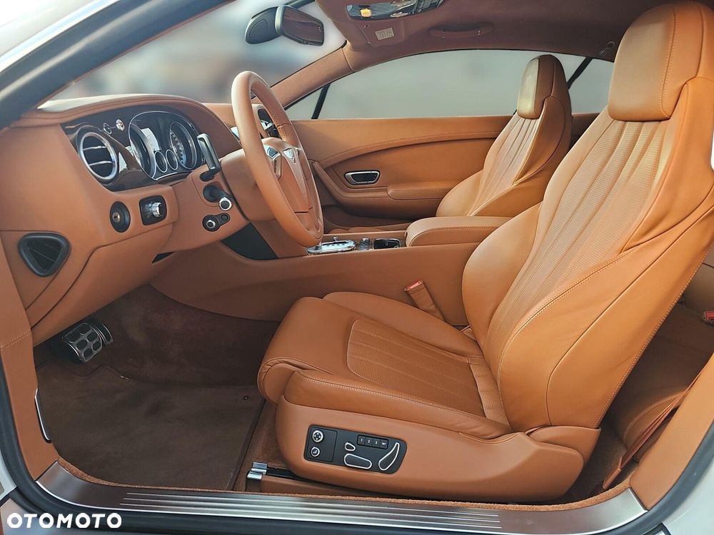 Bentley Continental GT - 11