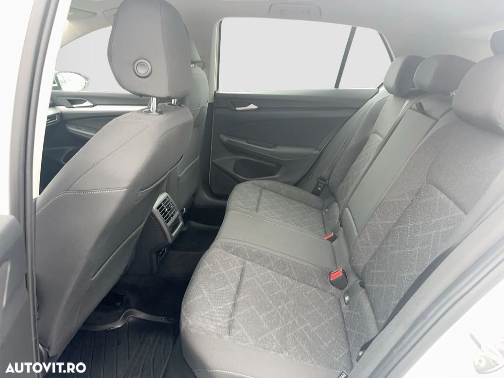 Volkswagen Golf 1.5 eTSI ACT DSG MHEV Style - 11