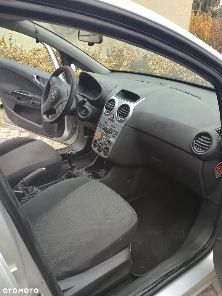 Opel Corsa 1.2 16V Cosmo - 1