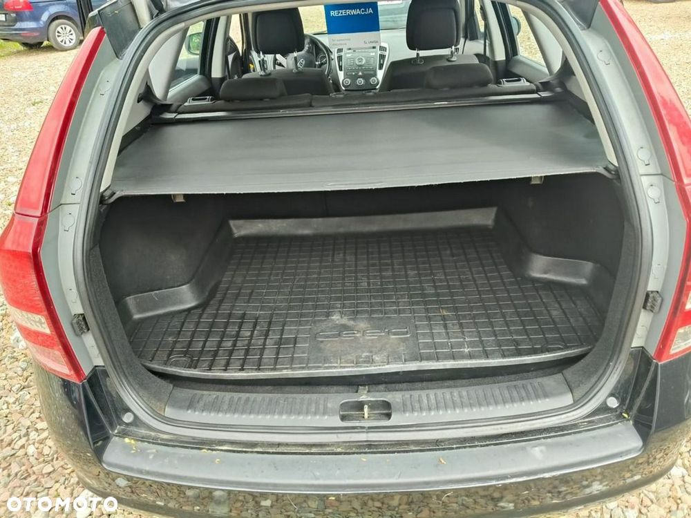 Kia Ceed - 15