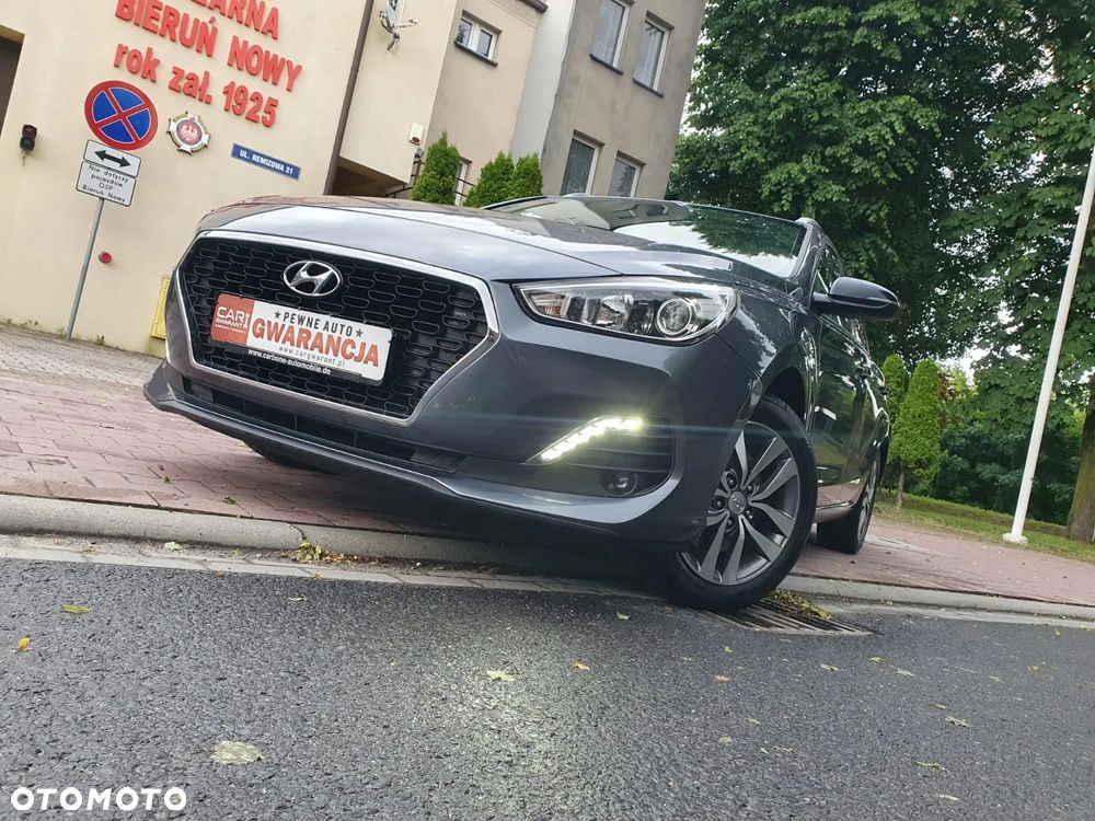 Hyundai i30 blue Kombi 1.4 YES Silver - 22