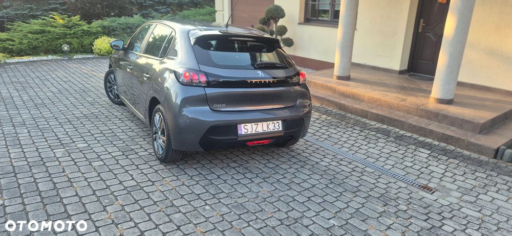 Peugeot 208 - 10