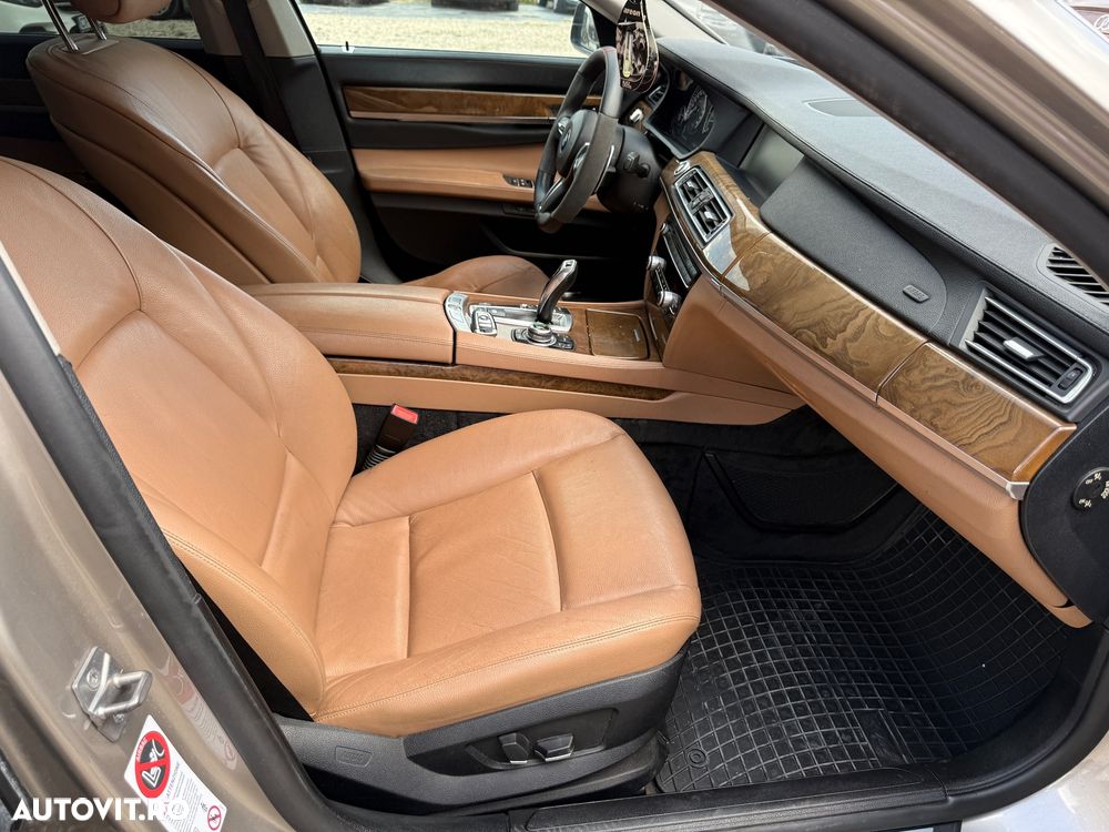 BMW Seria 7 730d Blue Performance - 33