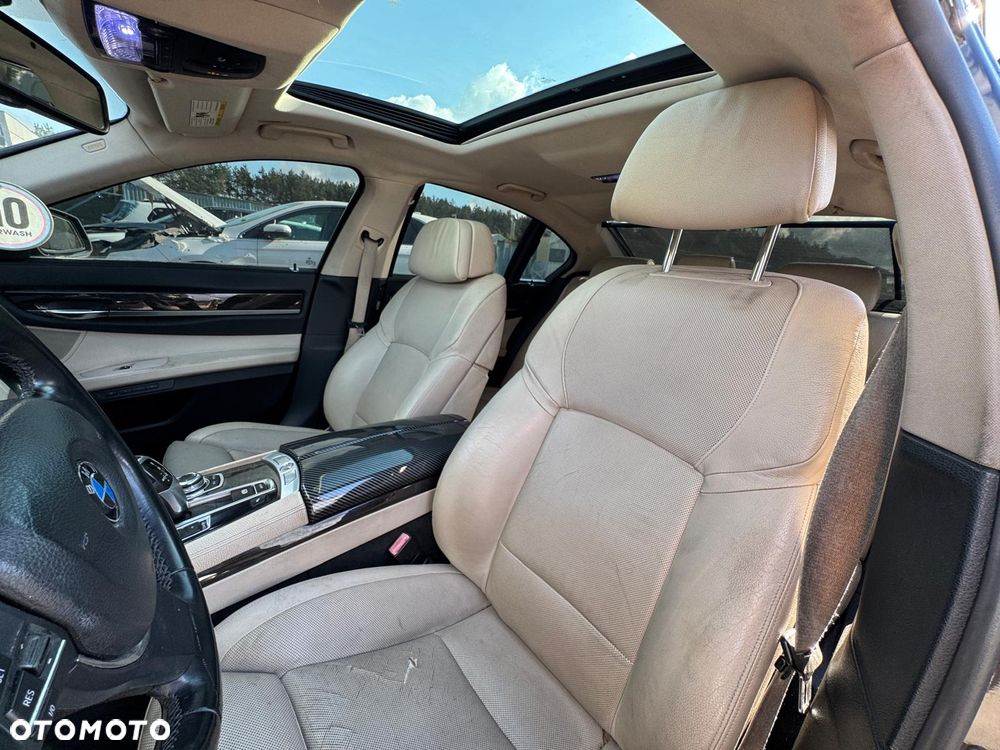 BMW Seria 7 - 12