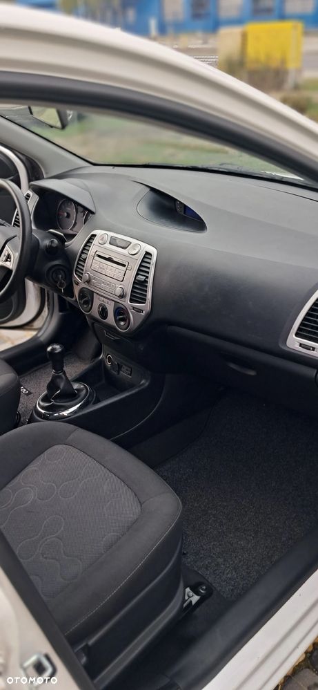 Hyundai i20 - 15