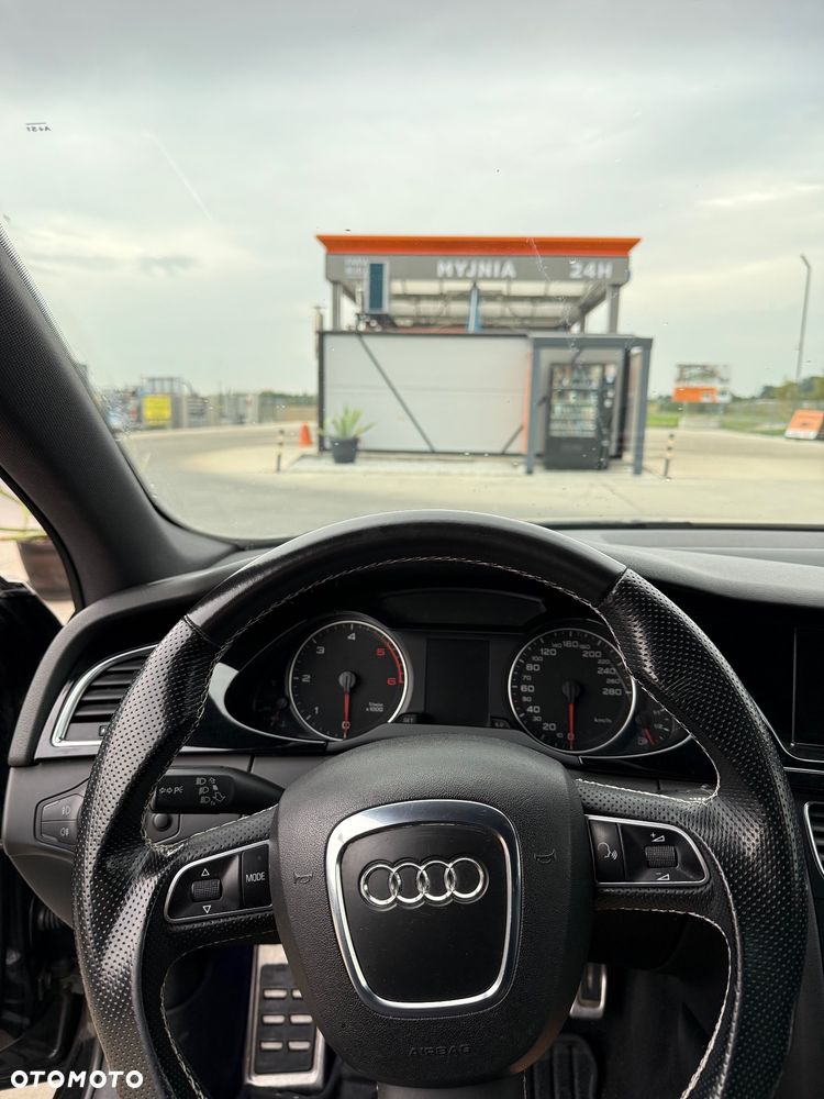 Audi A4 Limousine - 13