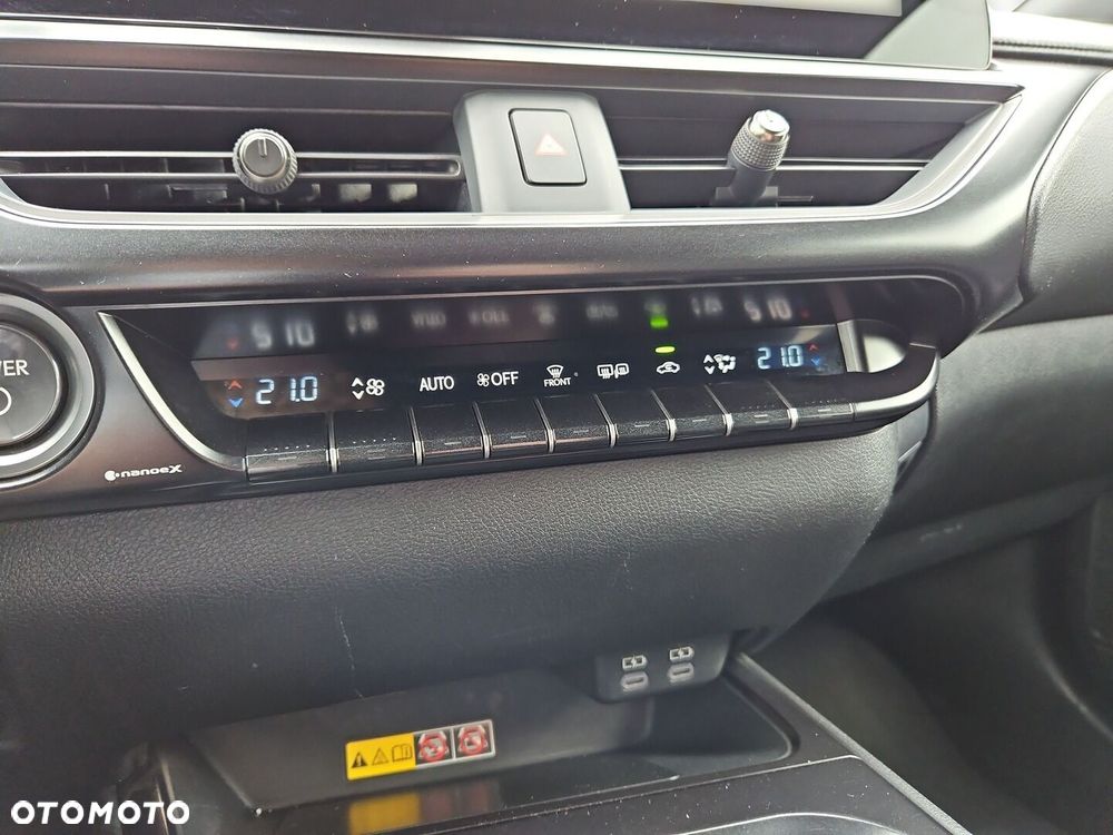 Lexus UX 250h GPF F Sport Design+ 2WD - 15