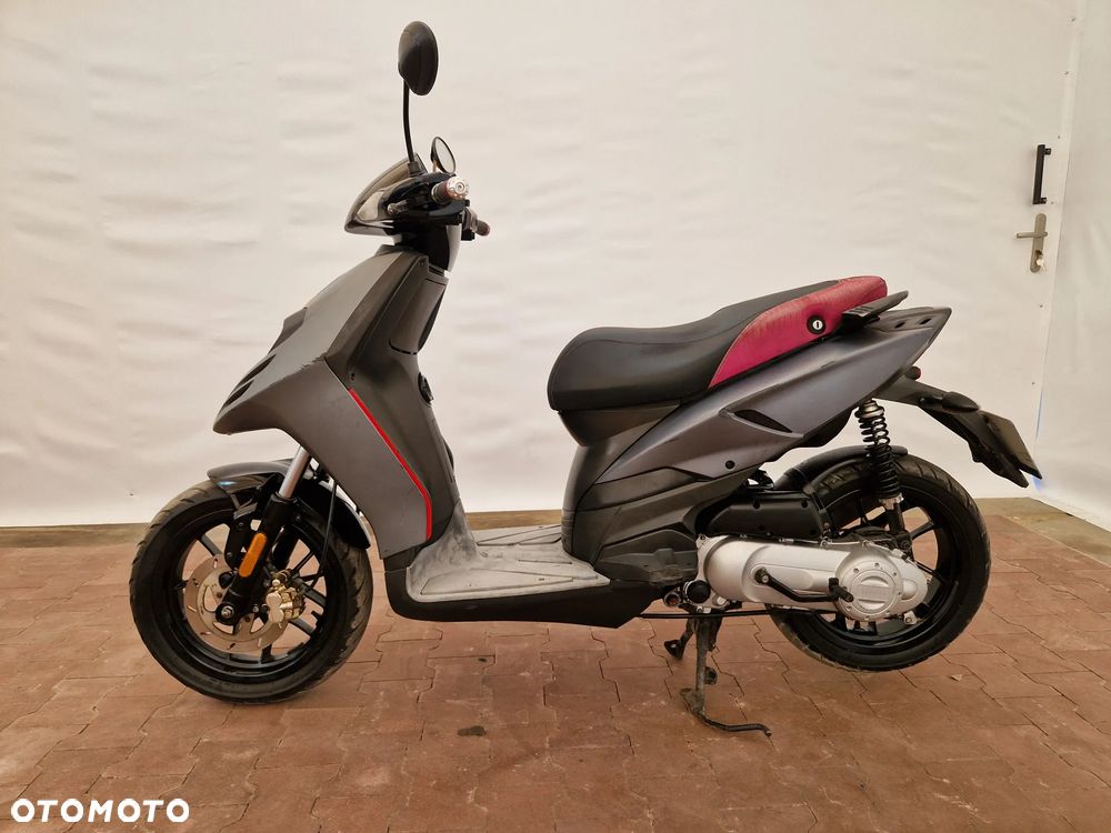 Aprilia SR - 6