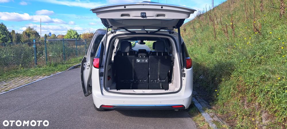 Chrysler Pacifica - 11