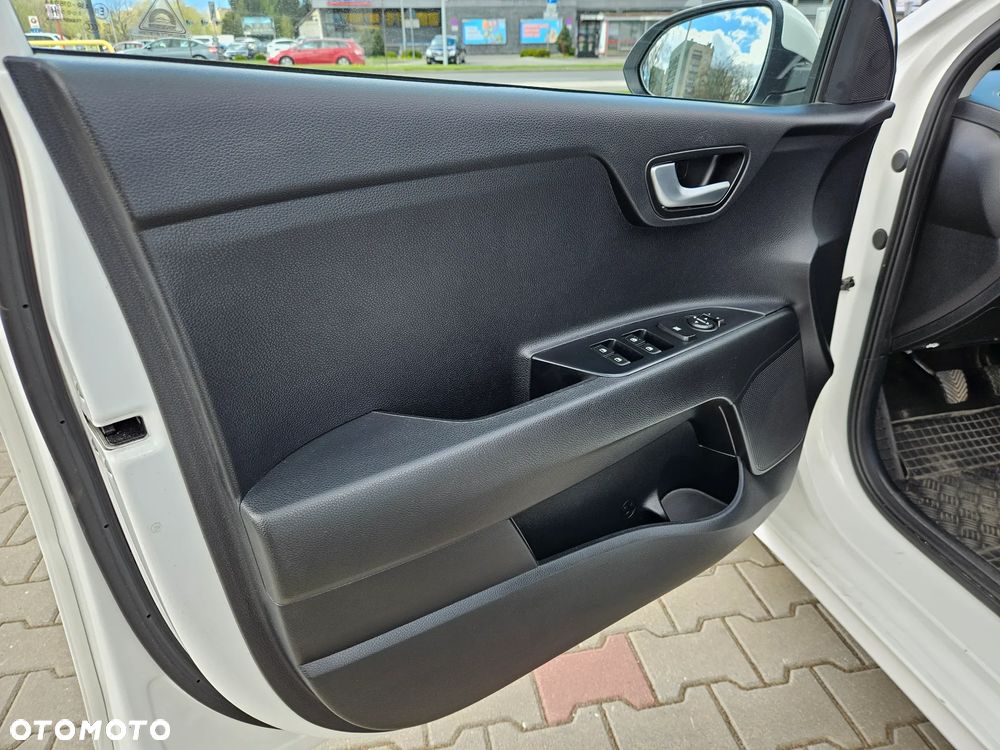 Kia Rio 1.2 L - 22