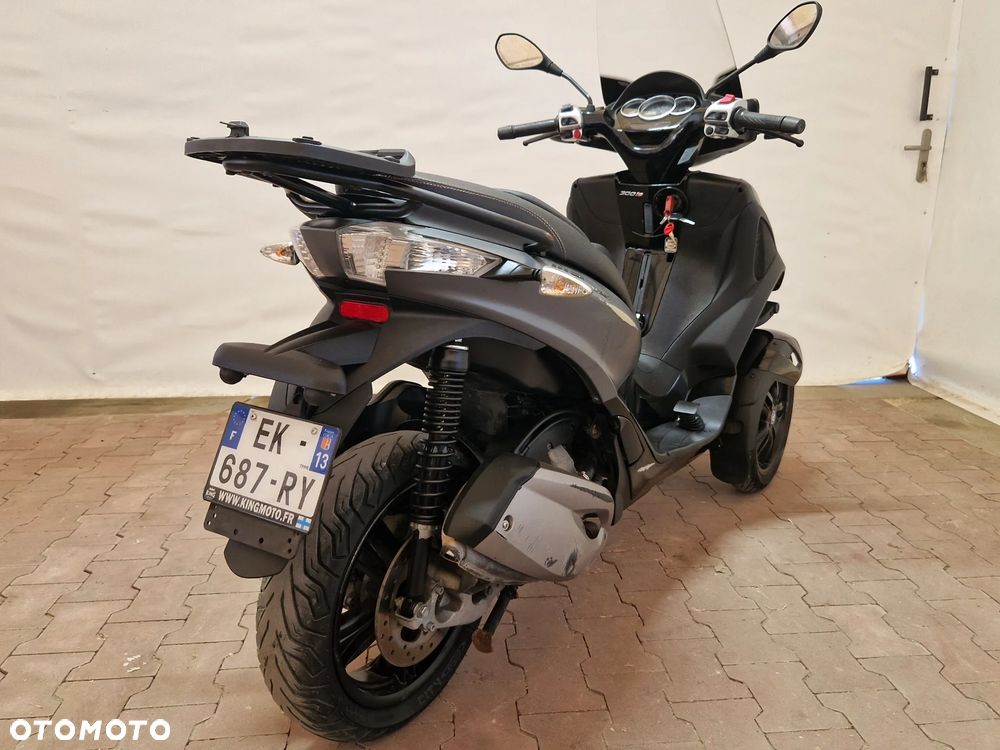 Piaggio MP-3 - 13