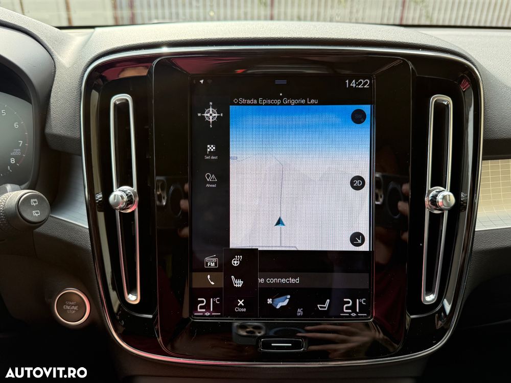 Volvo XC 40 B4 AT8 Mild Hybrid Momentum Pro - 19