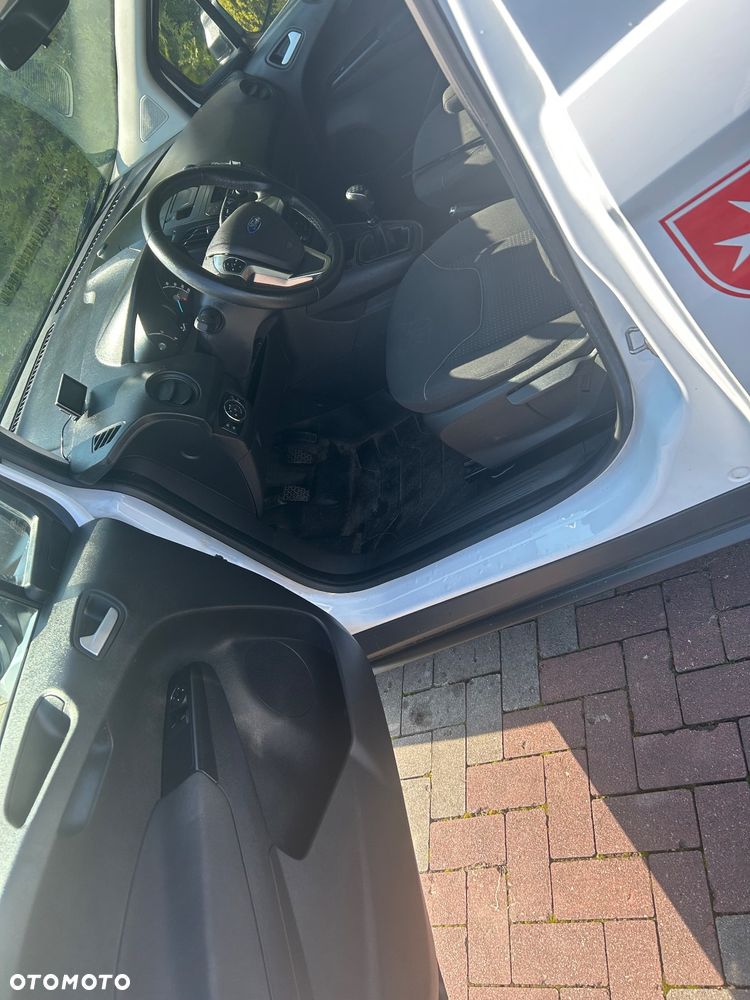 Ford Transit courier - 14