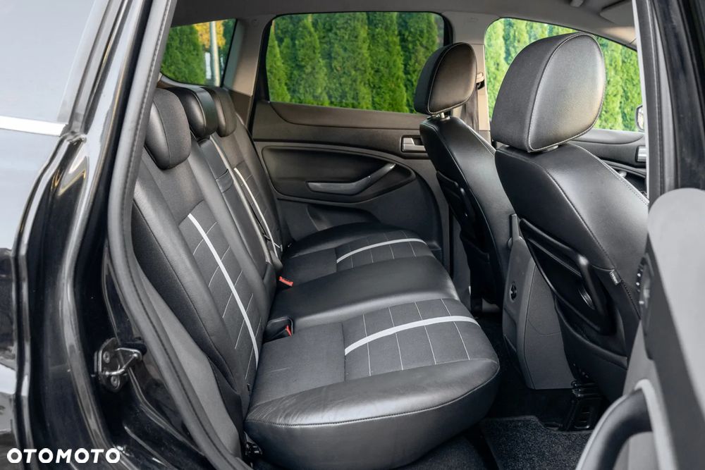 Ford Kuga 2.0 TDCi 4x4 Titanium - 32
