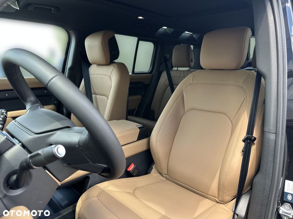 Land Rover Defender - 16