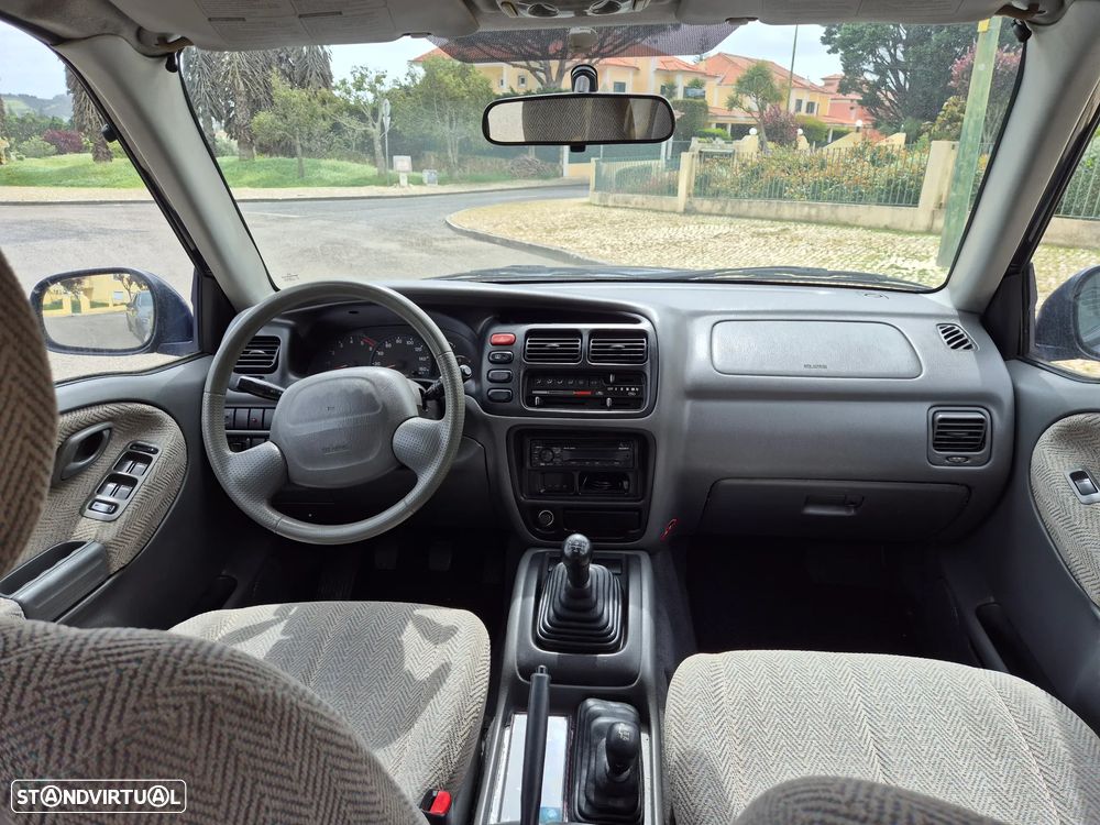 Suzuki Grand Vitara Metal Top 2.0 TDi - 7