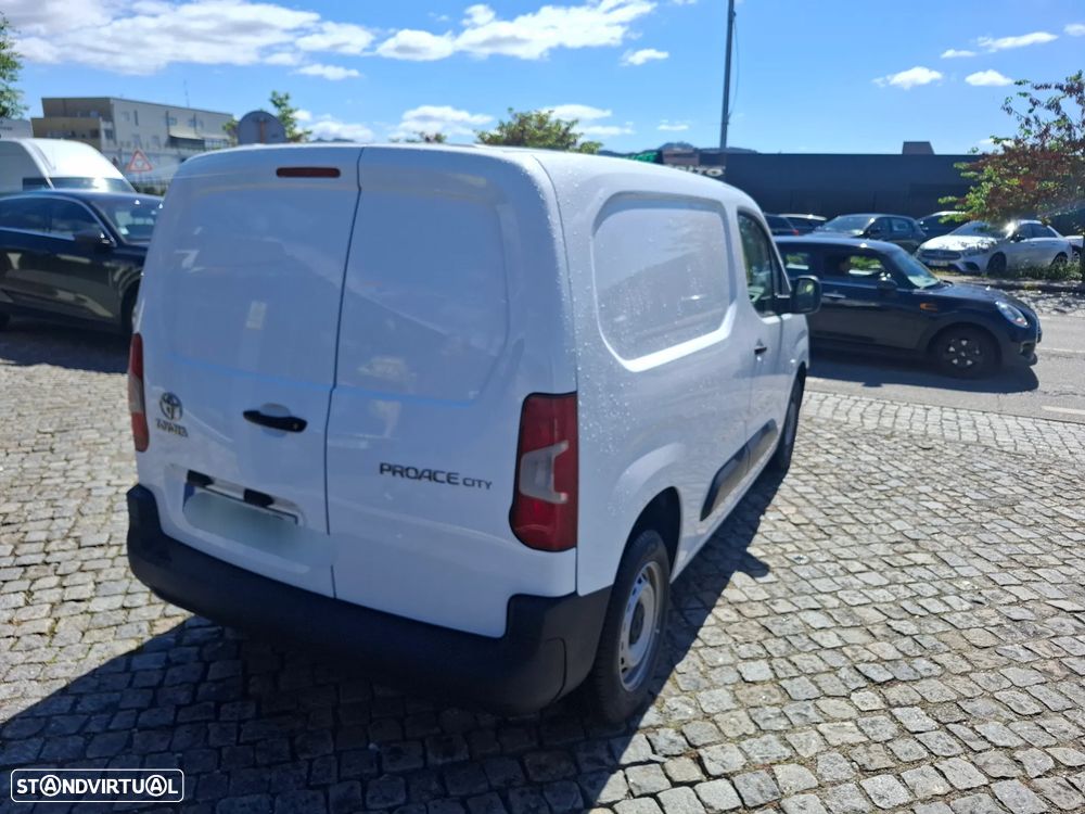 Toyota PROACE CITY 3LUGARES - 11