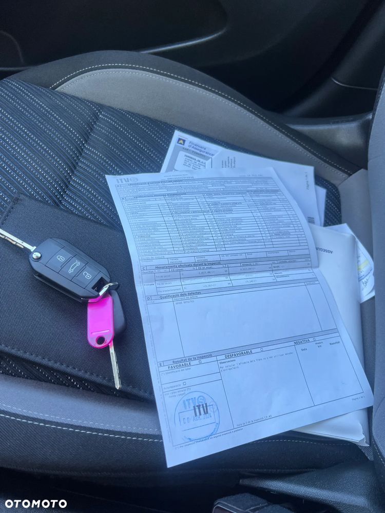 Opel Crossland X - 16