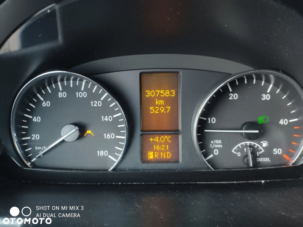 Mercedes-Benz Sprinter 319 - 26