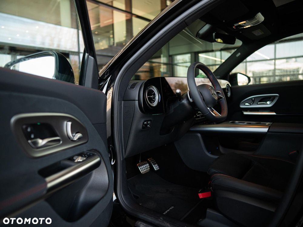 Mercedes-Benz GLB - 11