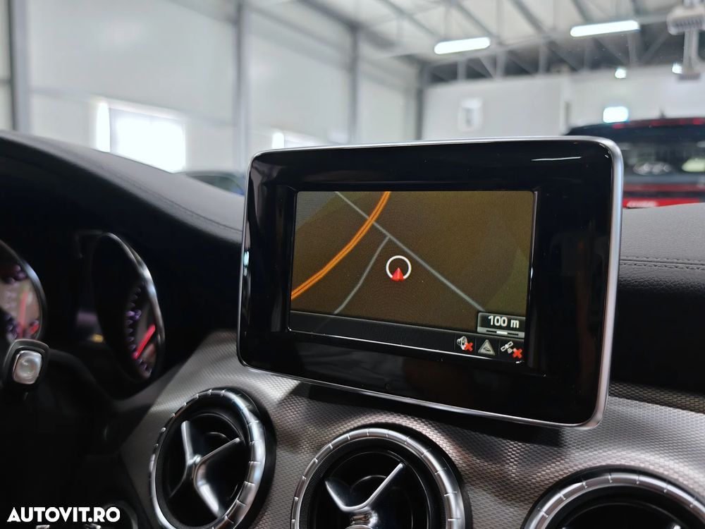 Mercedes-Benz CLA 200 7G-DCT Urban - 11