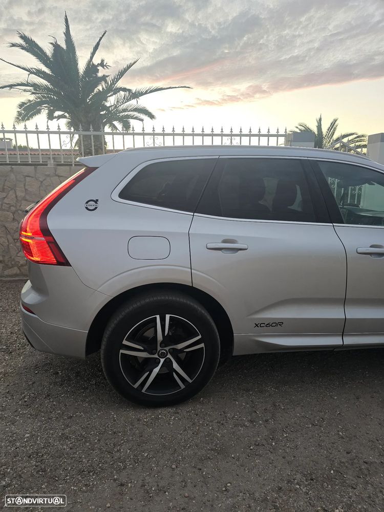 Volvo XC 60 2.0 T8 PHEV R-Design AWD - 4