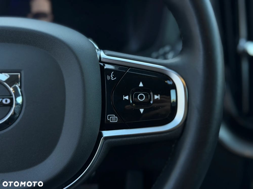Volvo XC 60 B5 B AWD Plus Bright - 16