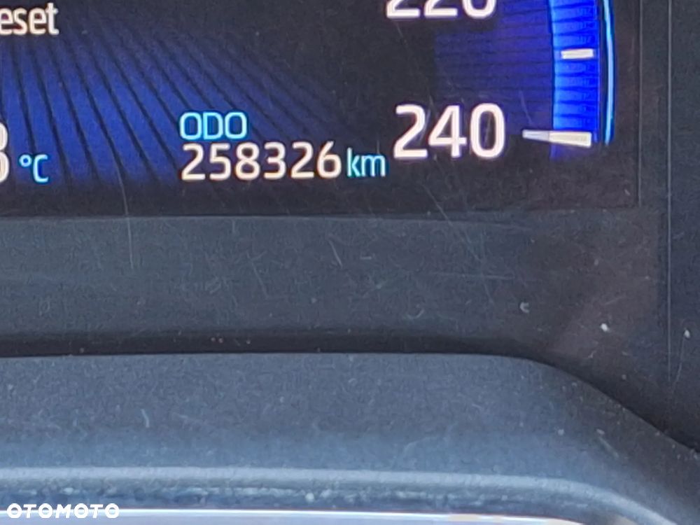 Toyota Corolla 2.0 Hybrid Executive - 18