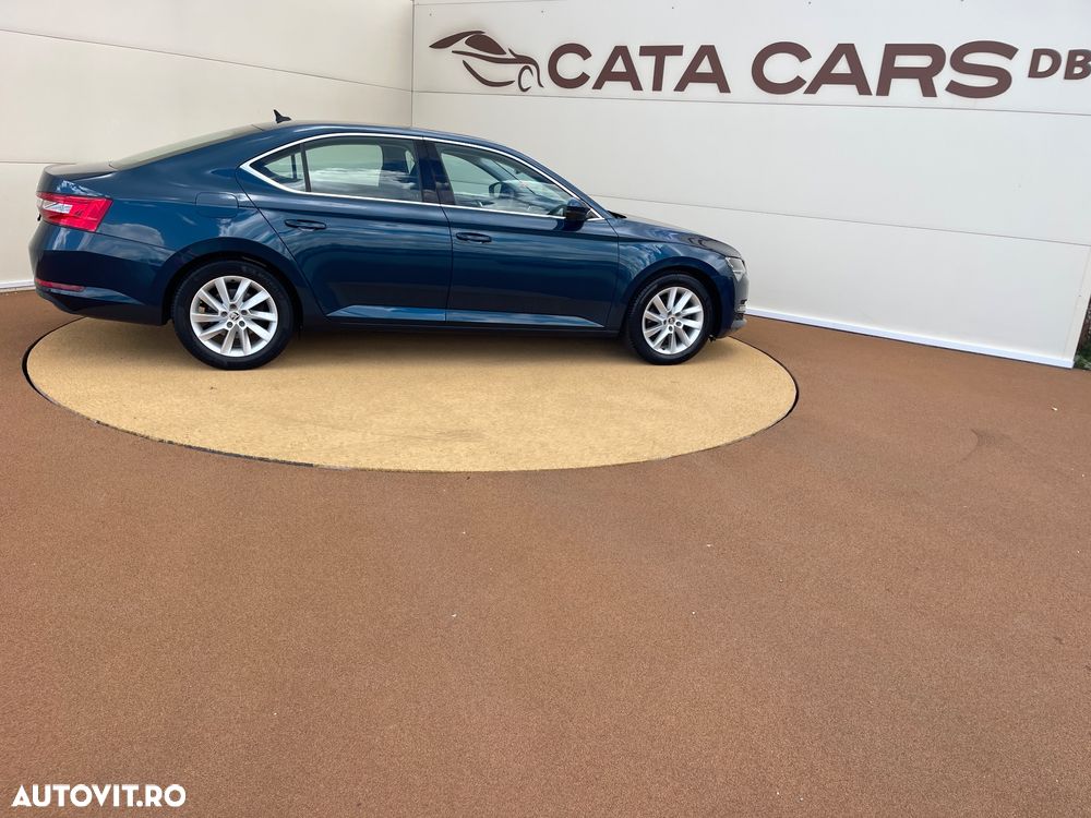 Skoda Superb 2.0 TDI DSG Premium Edition - 17