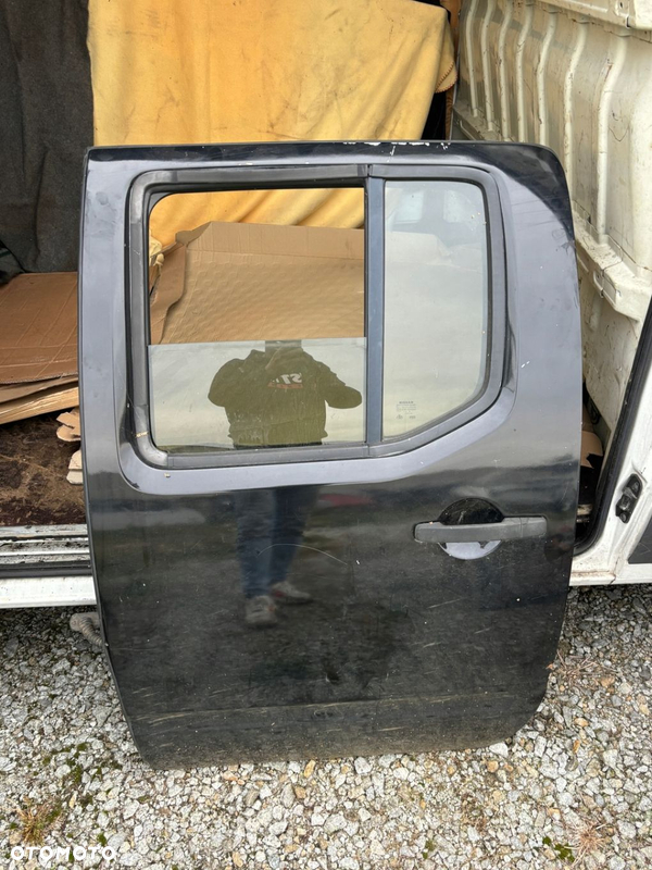 Nissan Navara D40 KOMPLETNE DRZWI LEWY TYŁ LEWE TYLNE GN0