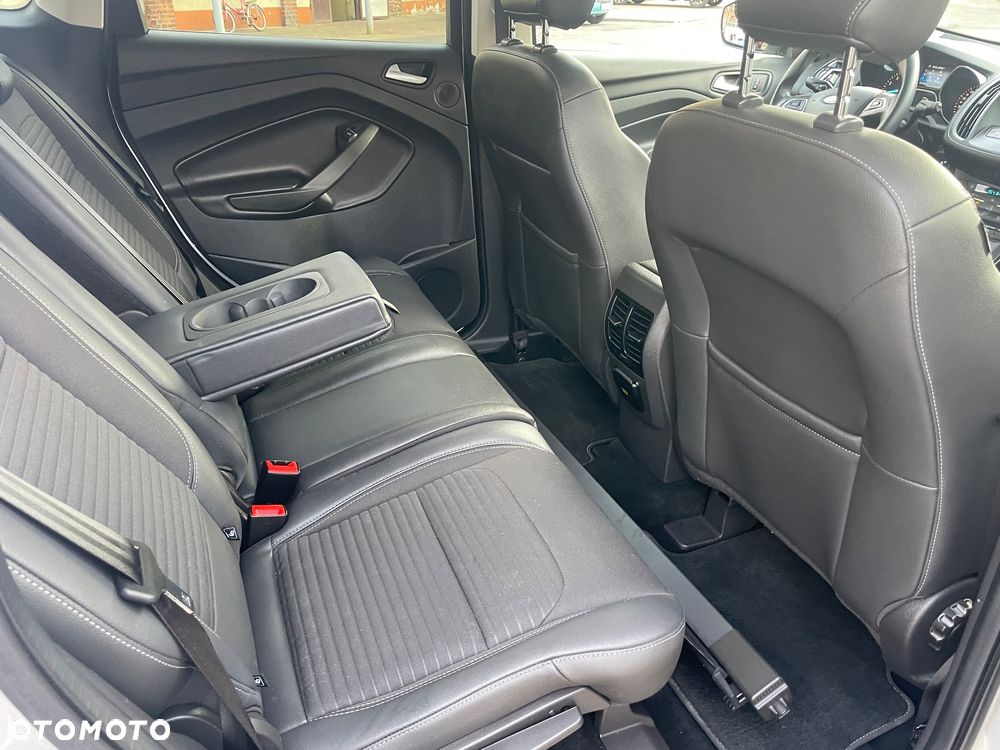 Ford Kuga 1.5 EcoBoost 2x4 Titanium - 28